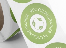 Labels on rolls made of recycled paper (Blue Angel)